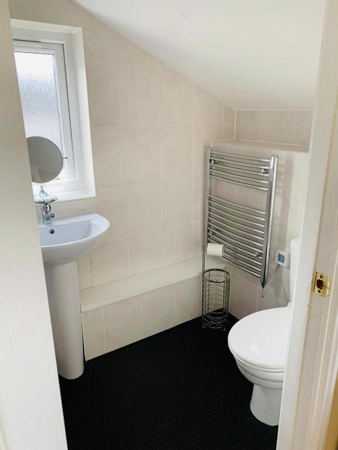 Nevis Rooms - Self Check In With Free Onsite Parking Inverlochy المظهر الخارجي الصورة