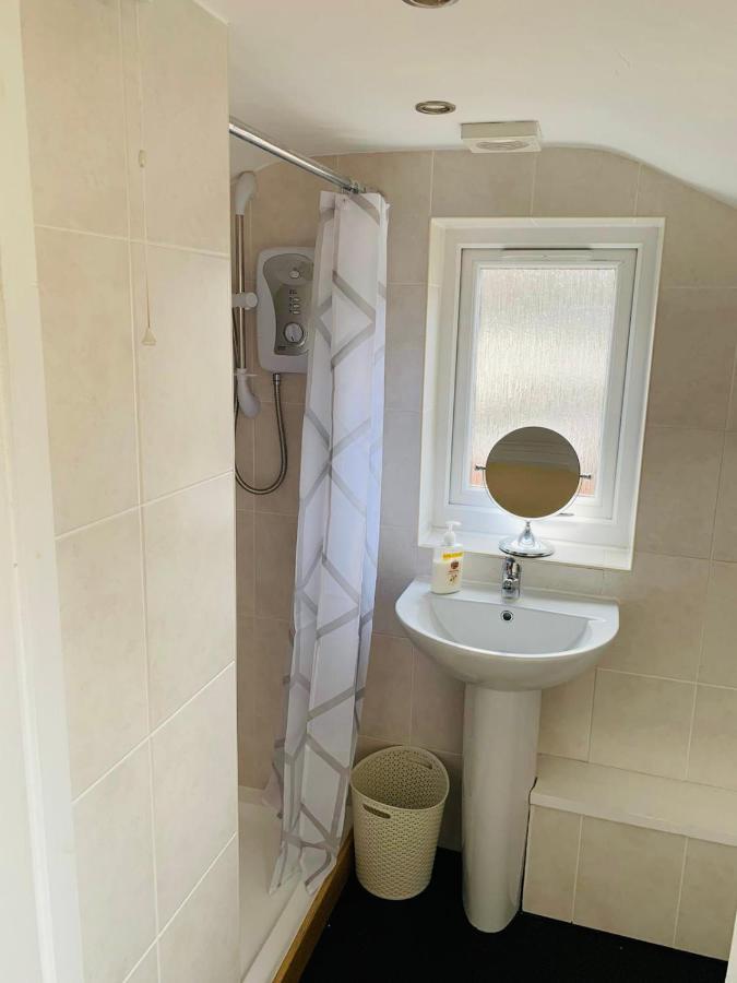Nevis Rooms - Self Check In With Free Onsite Parking Inverlochy المظهر الخارجي الصورة