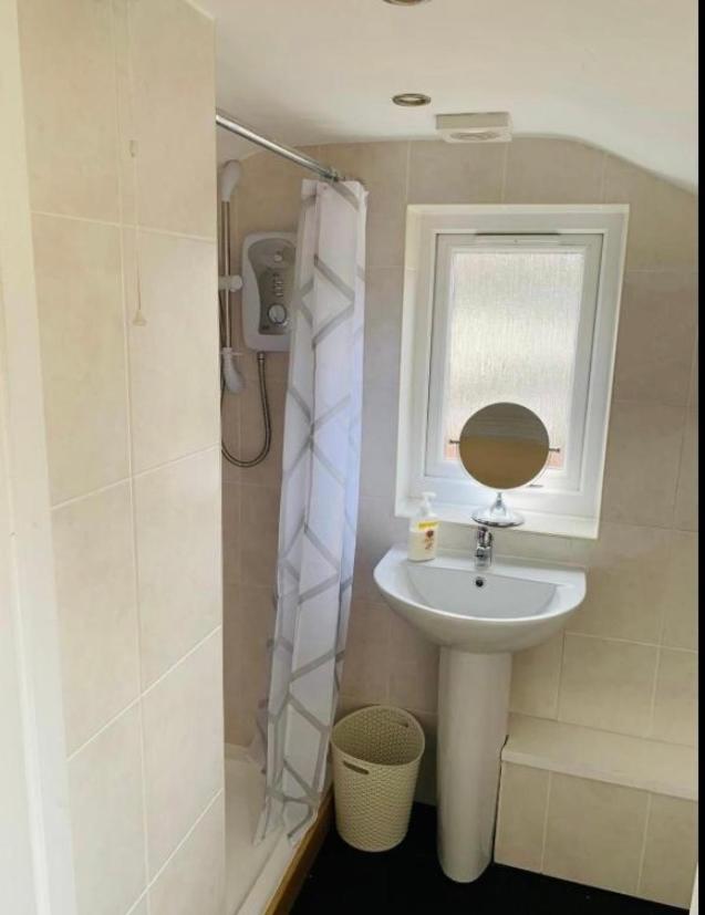 Nevis Rooms - Self Check In With Free Onsite Parking Inverlochy المظهر الخارجي الصورة